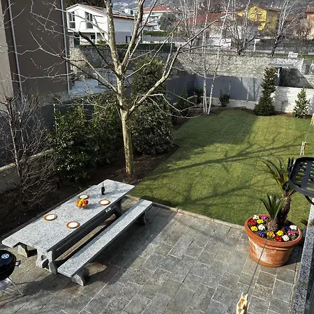 Garden's - Larihome A79 Apartment *